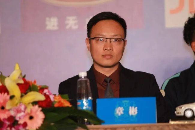美女脱光光的视频